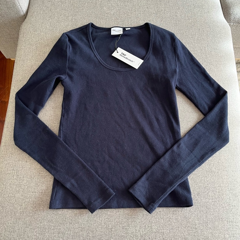 Aritzia TNA Homestretch Scoopneck Longsleeve T-shirt